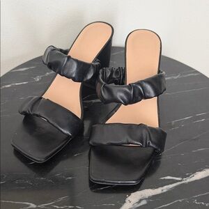 Unisa Black Strappy Block Heeled Sandals sz 8